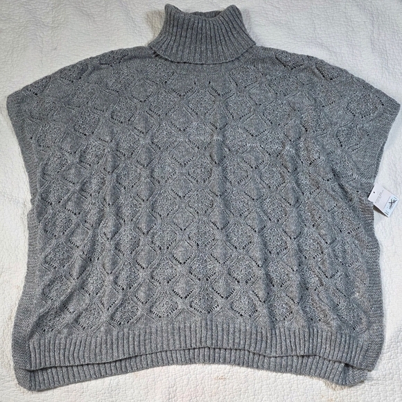 NWT LC Lauren Conrad Pointelle Knit Metallic Poncho - Picture 3 of 10